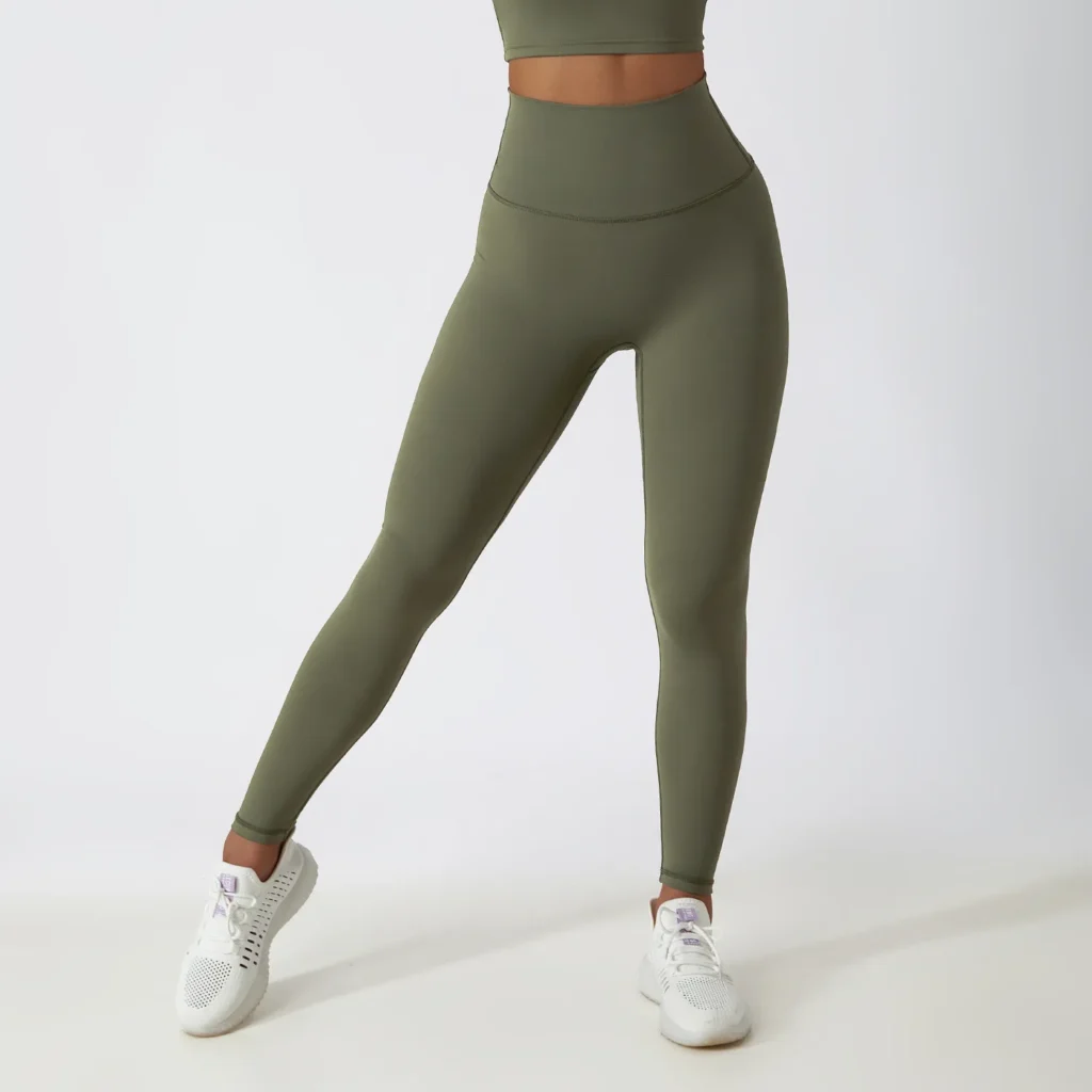 Ensemble de sport 3 pièces pour femme comprenant une veste et un legging | Fournisseur de vêtements de yoga sur mesure